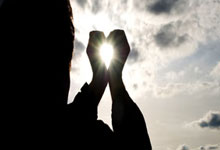 征途国际官网：澳大利亚国门马修-瑞恩上演超巨失误：禁区左右互博脚下拌蒜送大礼308.